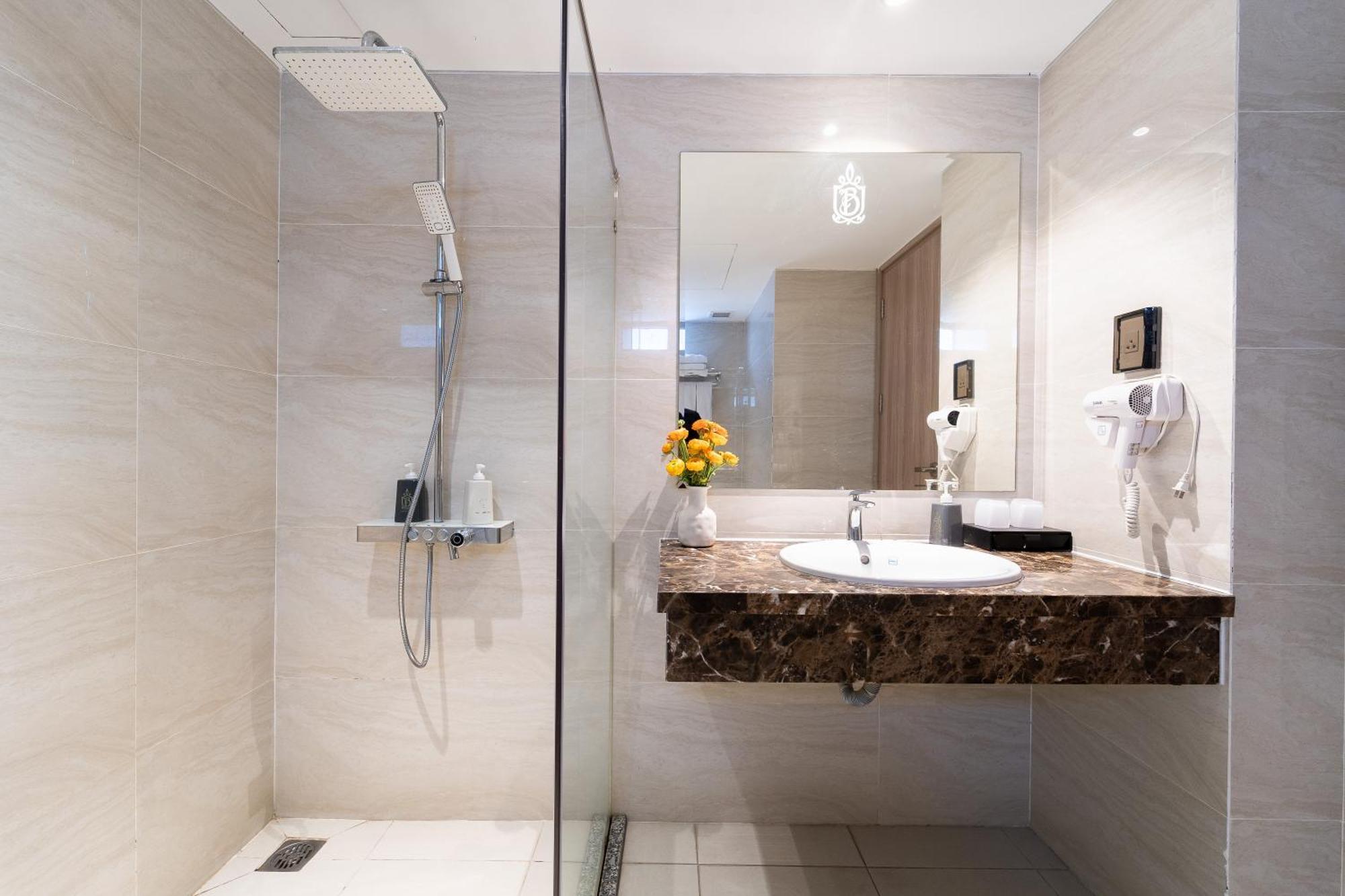 Nicecy Hotel Suites & Spa Хошимін Номер фото