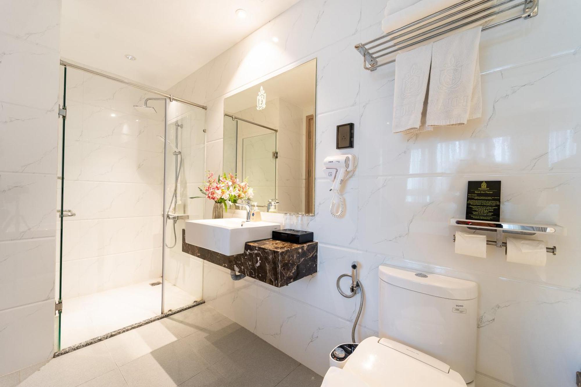Nicecy Hotel Suites & Spa Хошимін Номер фото
