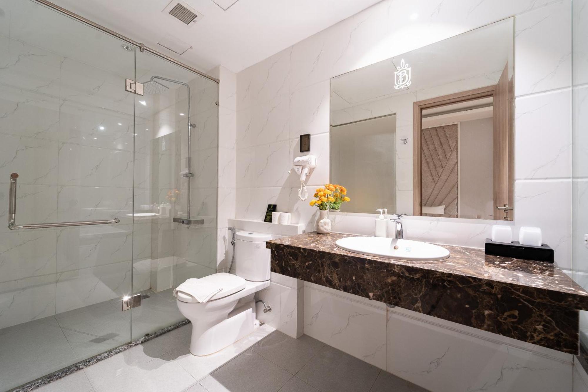 Nicecy Hotel Suites & Spa Хошимін Номер фото